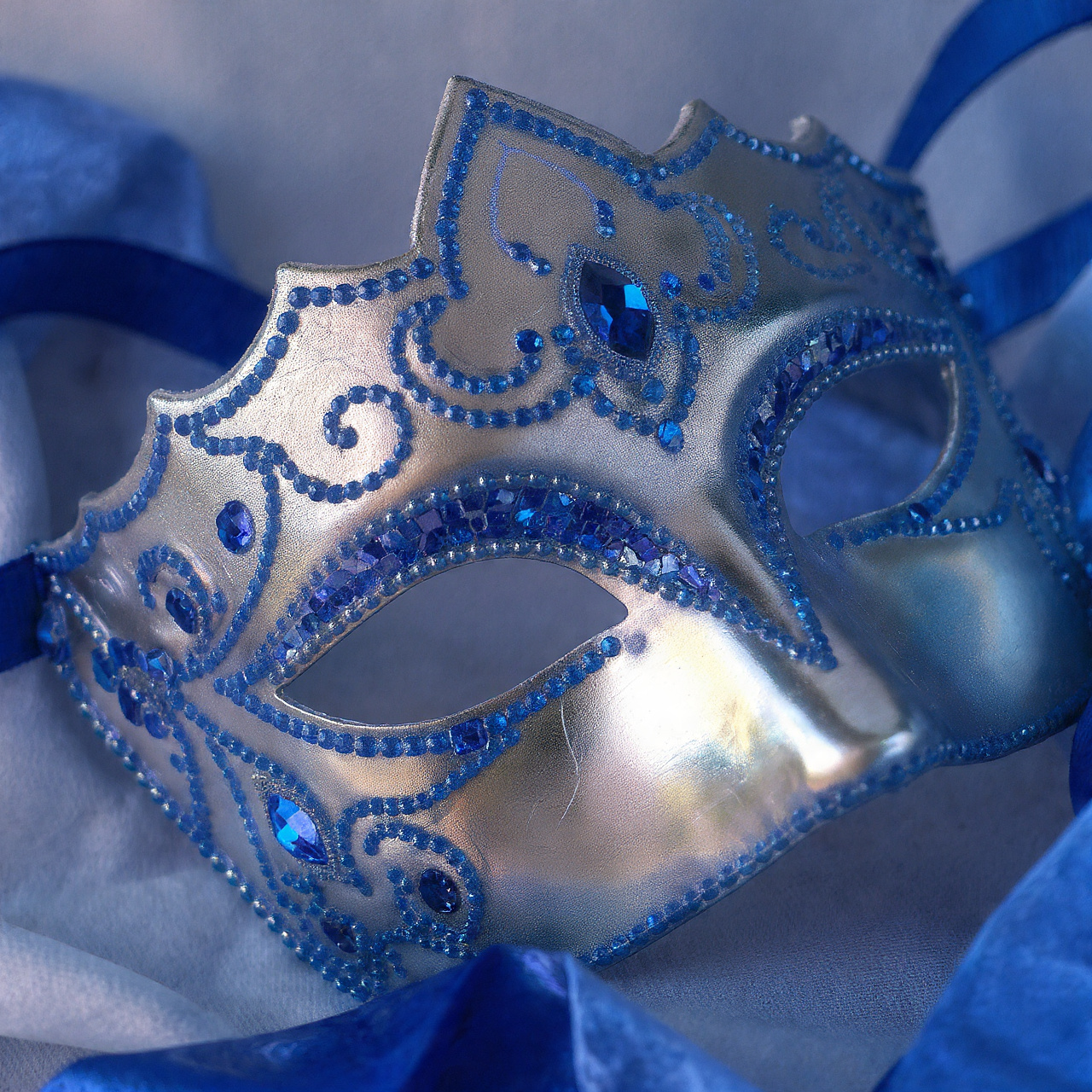 readhub.click Party Masks for Opera Nights: Classic Beauty Redefined