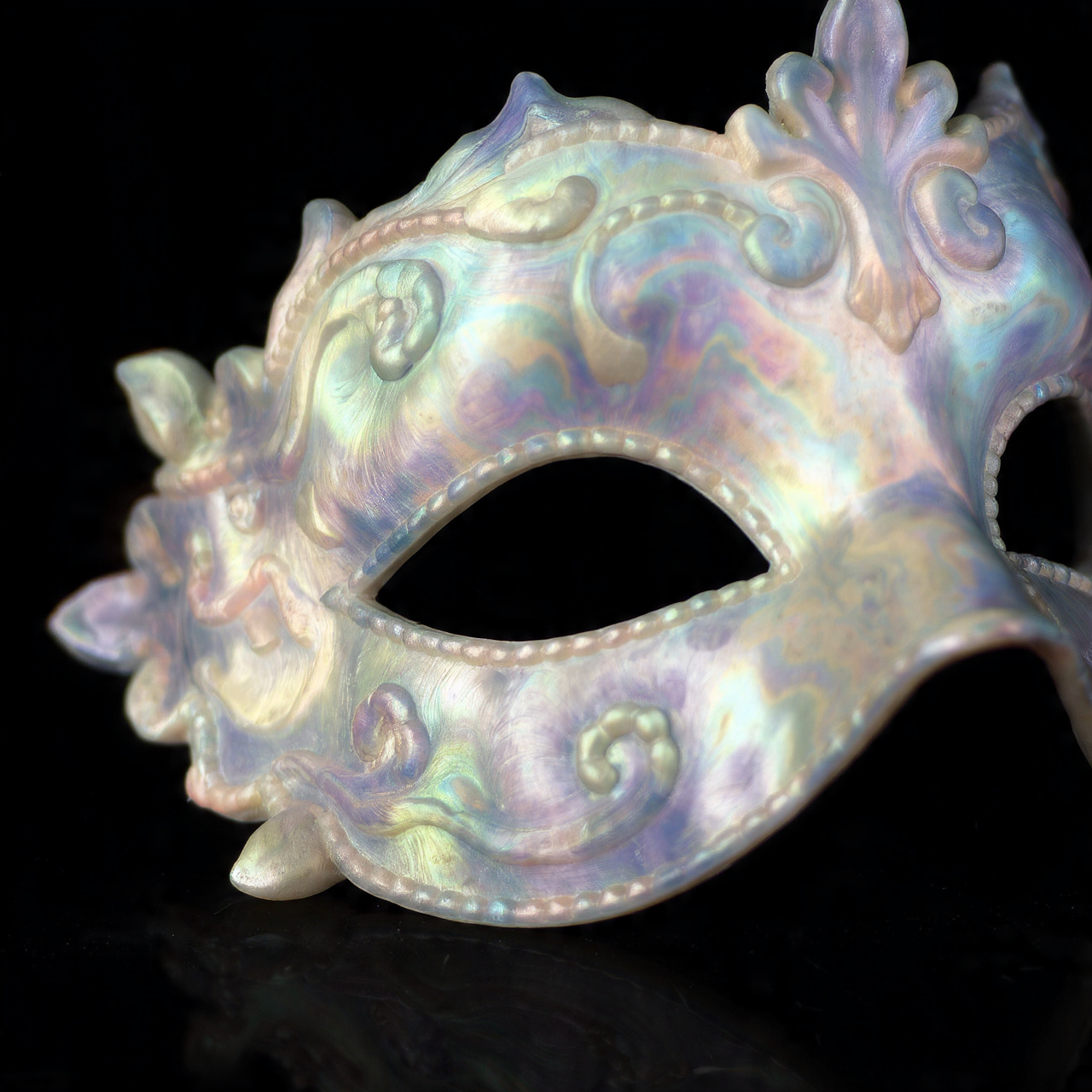 How to Style readhub.click Party Masks for a Photogenic Evening Look