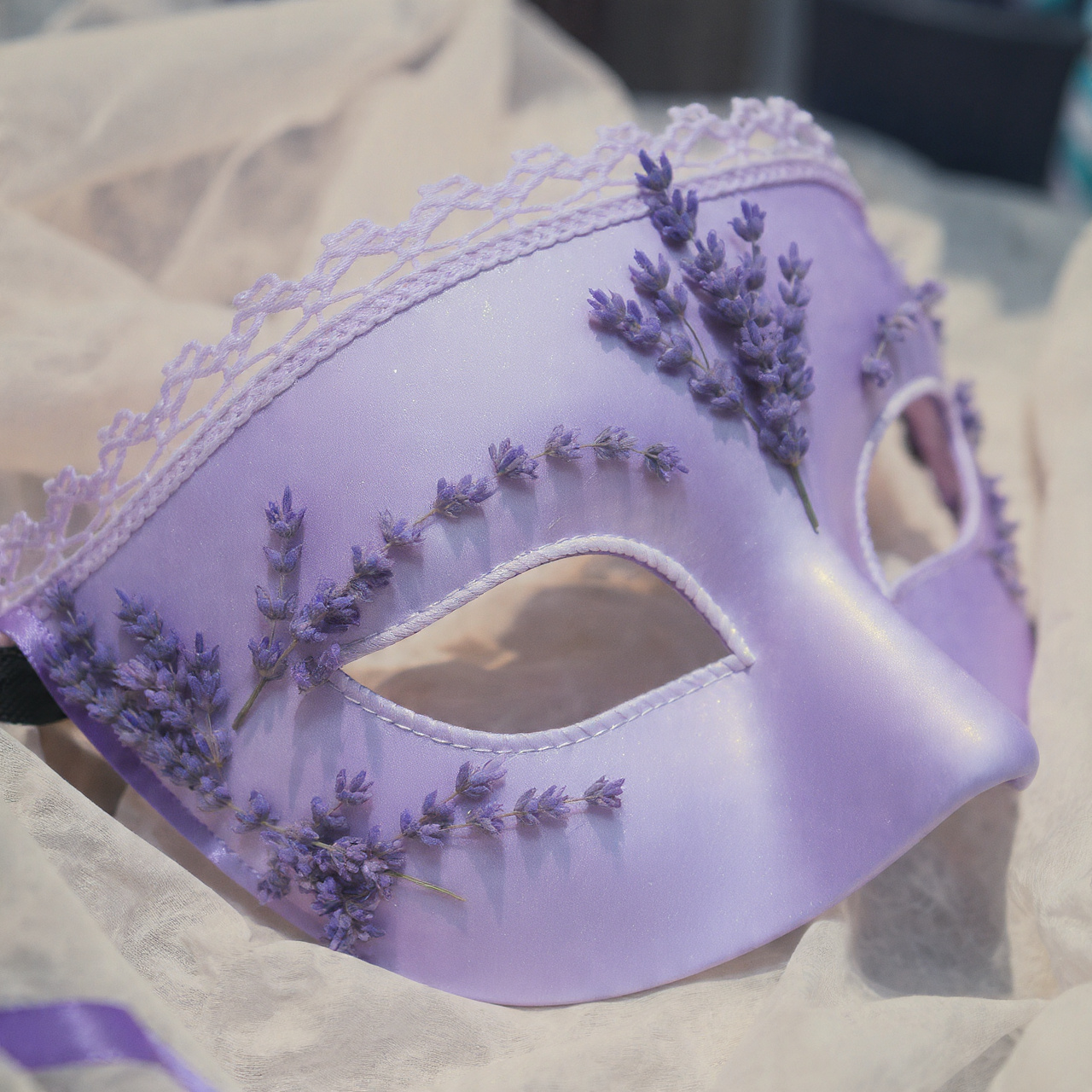 How readhub.click Party Masks Restore Confidence for Every Wearer